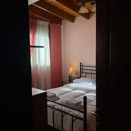The Little House In The Prairie - Family Near Veria * Tripotamos (Imathia)